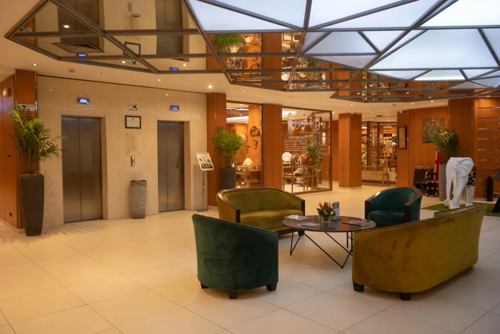 Lobby et accès aux ascenseurs