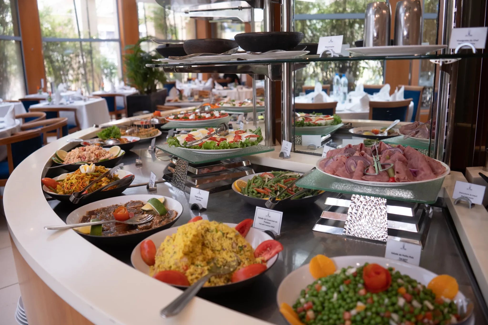 Buffet du restaurant de l'Hôtel TIAMA à Abidjan