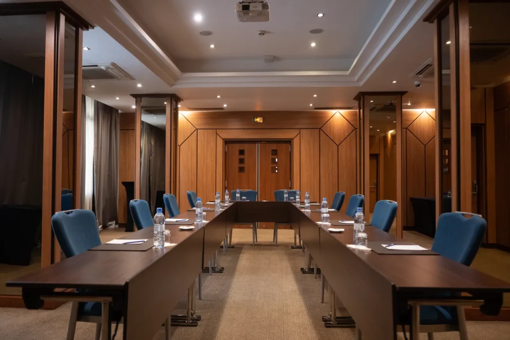 Salle Requiston en configuration en U